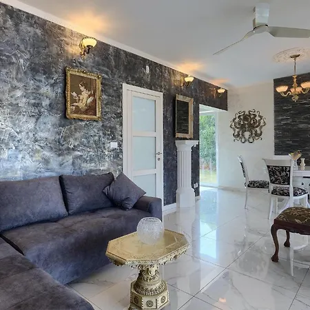 Libera Holiday home Pula